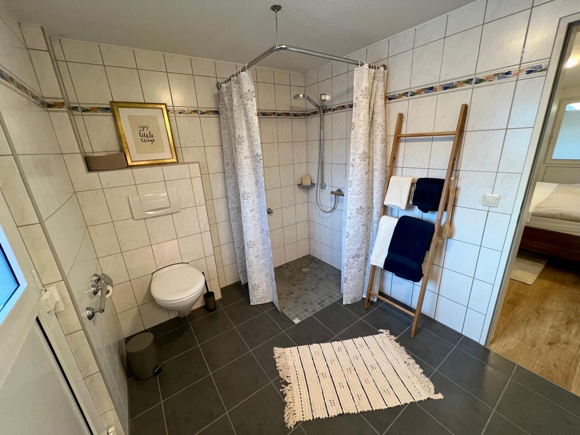 Appartements Zum Weissen Hahn Бад-Цвишенан Экстерьер фото
